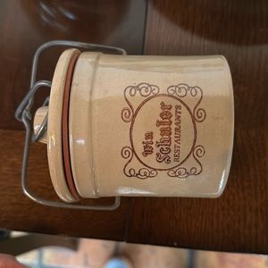 VTG Win Schuler tan cheese crock with wire bail